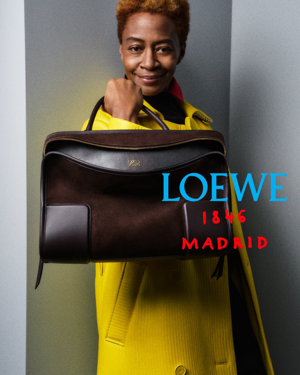Loewe celebra 180 años de legado con sus bolsos icónicos