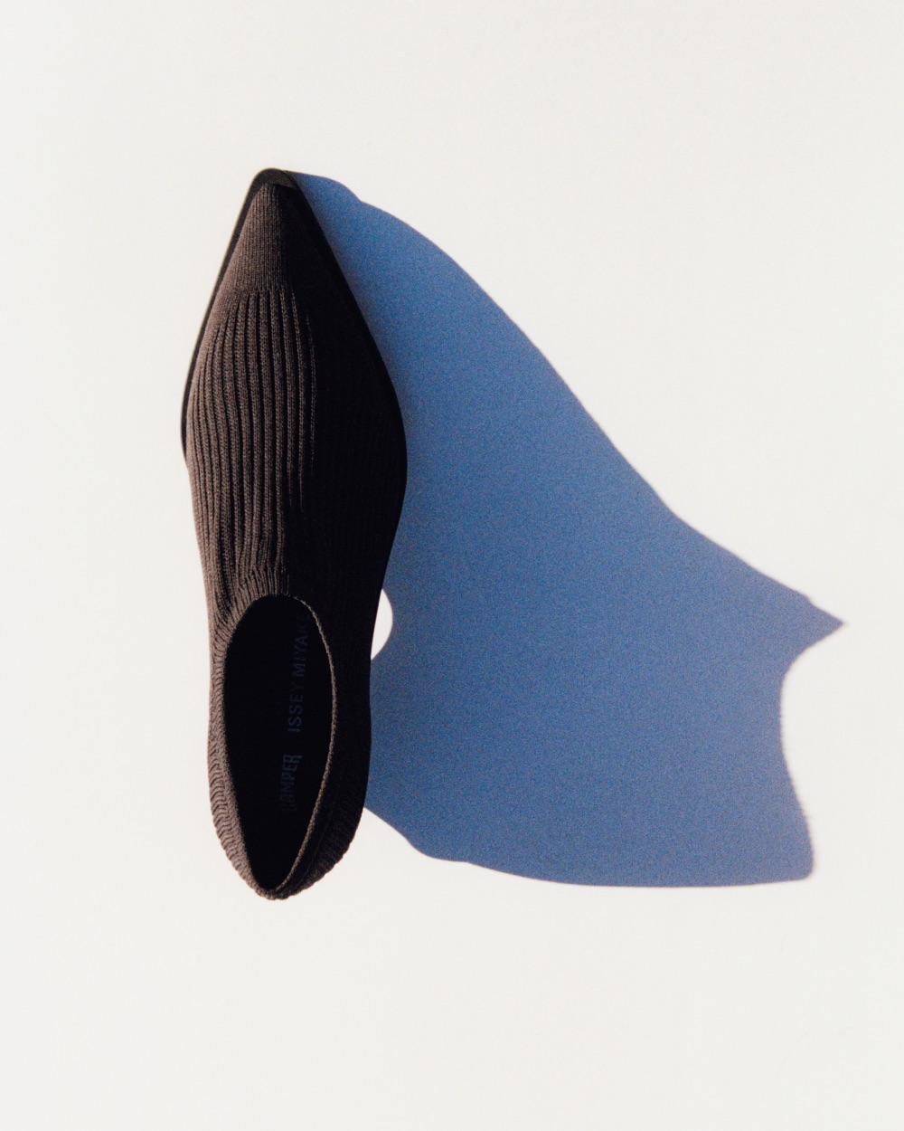 Camper e Issey Miyake nos traen elegancia y performance
