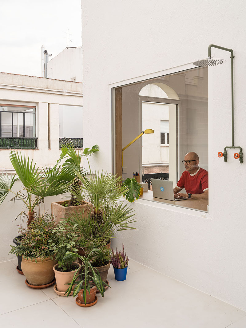 Casa Jam: Gon Architects reinventa una vivienda tubo