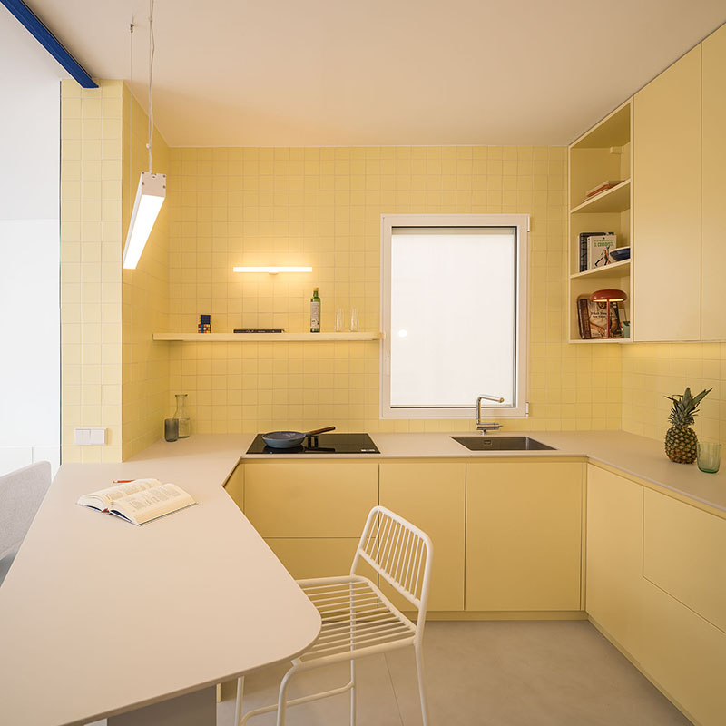 Casa Jam: Gon Architects reinventa una vivienda tubo