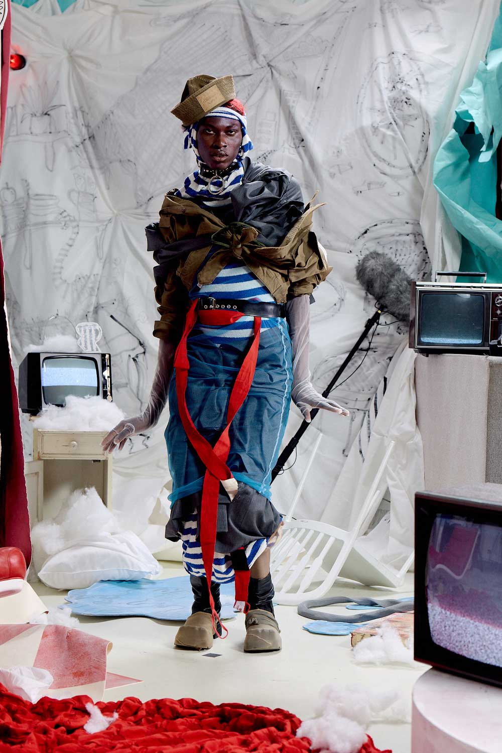 Charles Jeffrey Loverboy SS27, moda para gente especial