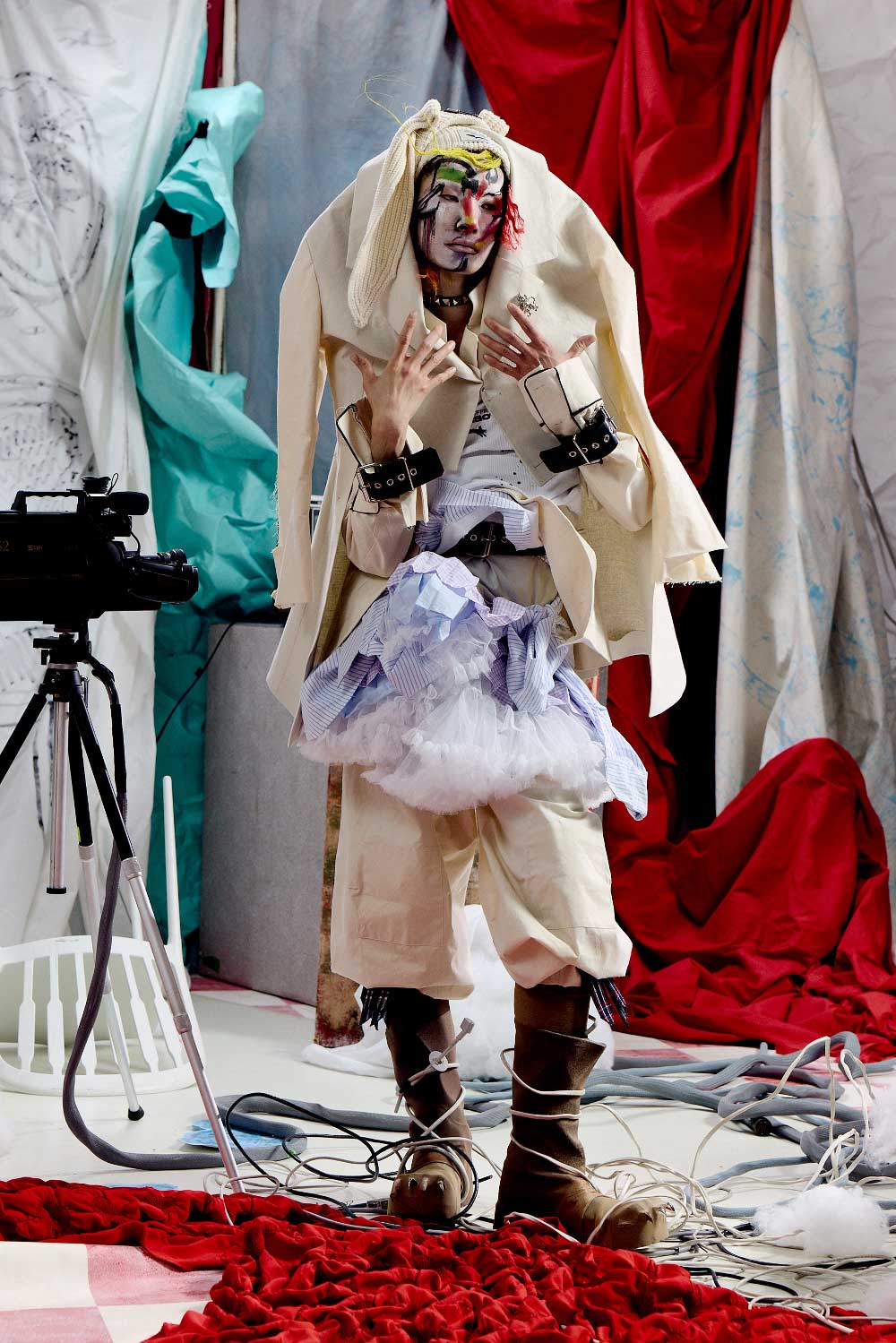 Charles Jeffrey Loverboy SS27, moda para gente especial