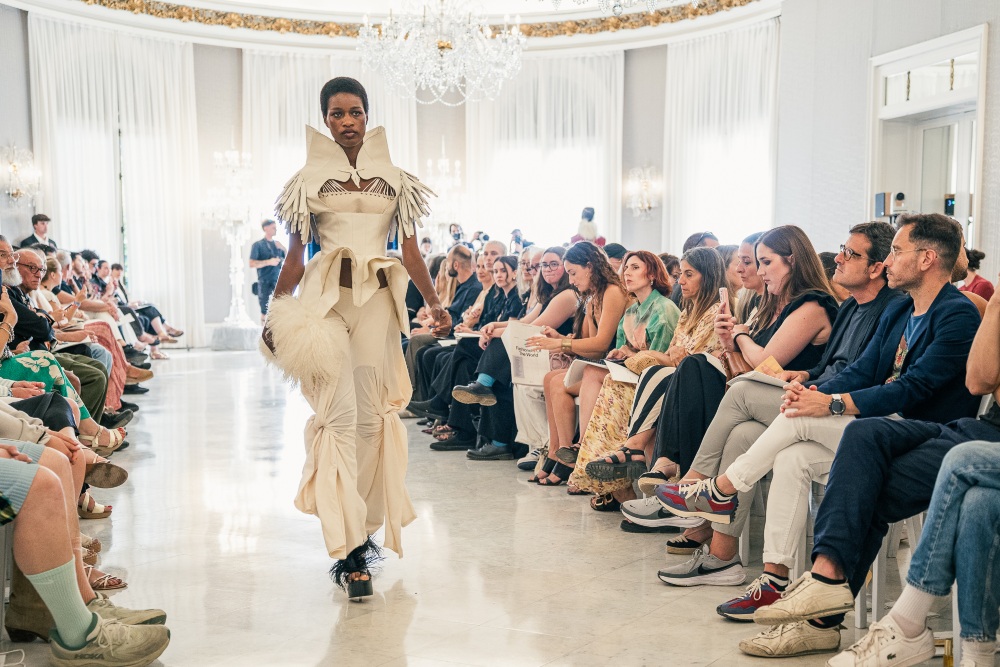 IED Barcelona predice el futuro de la moda en su desfile