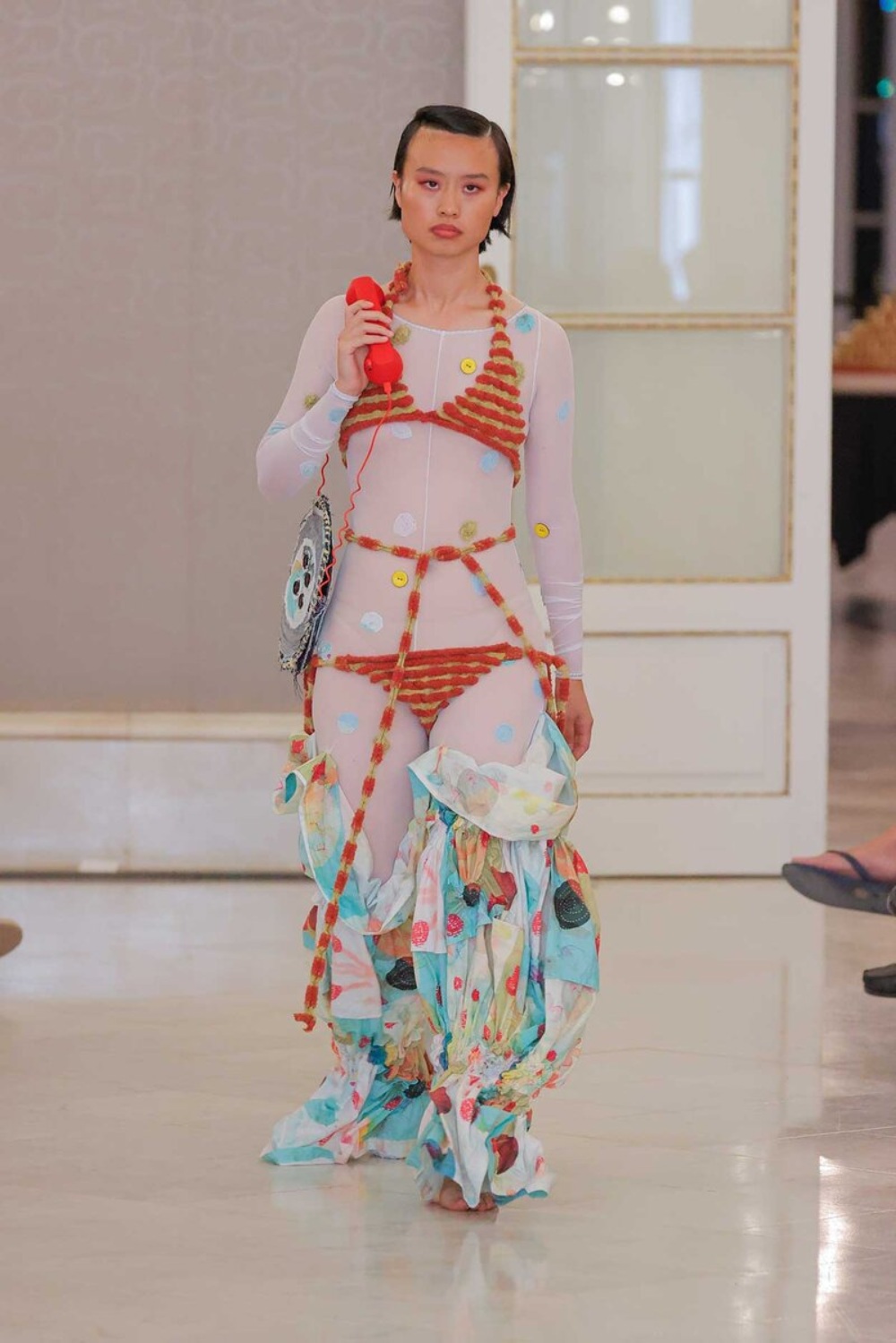 IED Barcelona predice el futuro de la moda en su desfile