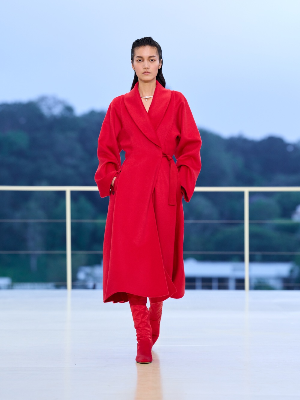 Hermès FW26 libera a la mujer en una golden hour ligera