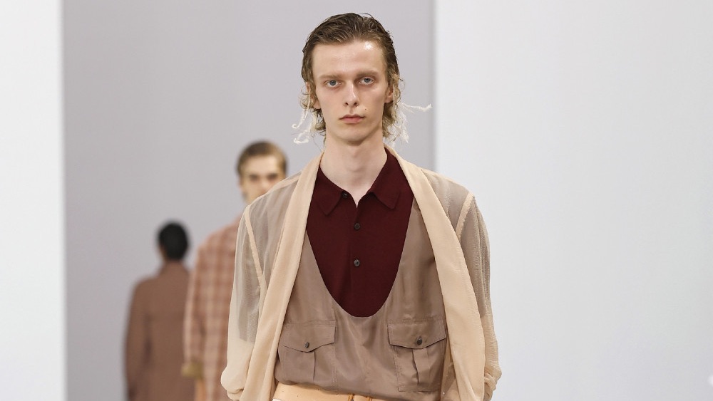 Dries Van Noten trae sensualidad bucólica para SS27