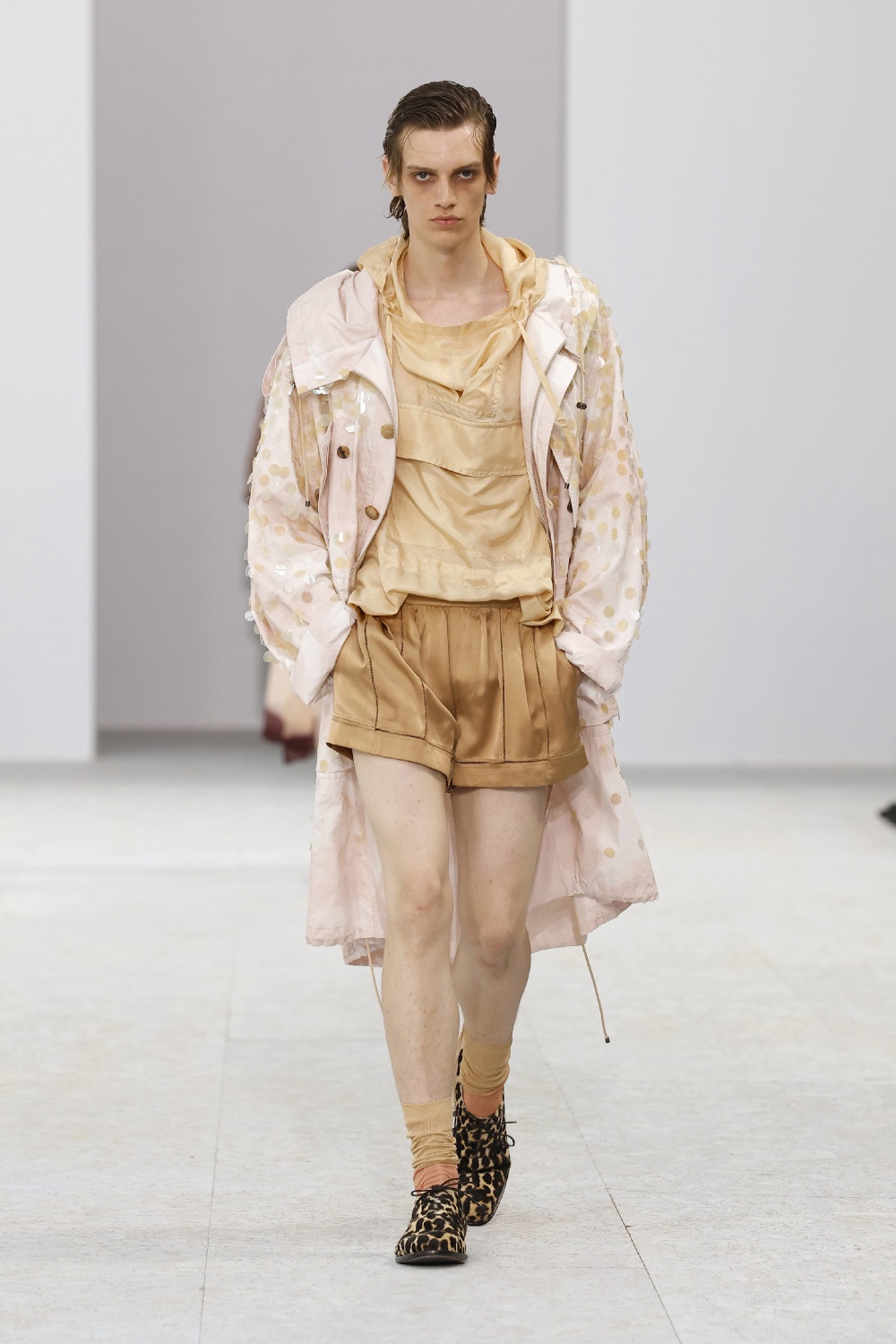 Dries Van Noten trae sensualidad bucólica para SS27