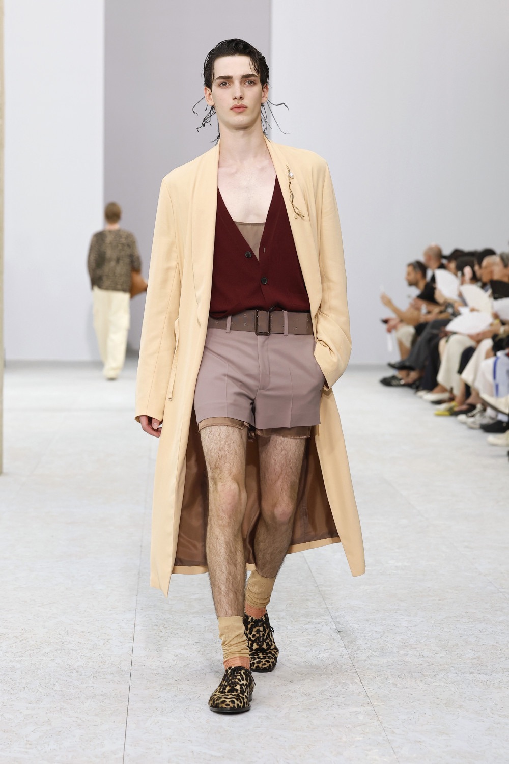 Dries Van Noten trae sensualidad bucólica para SS27