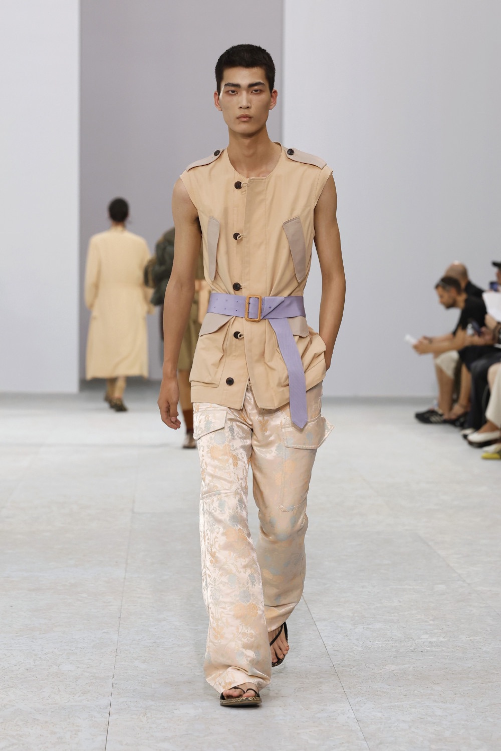 Dries Van Noten trae sensualidad bucólica para SS27