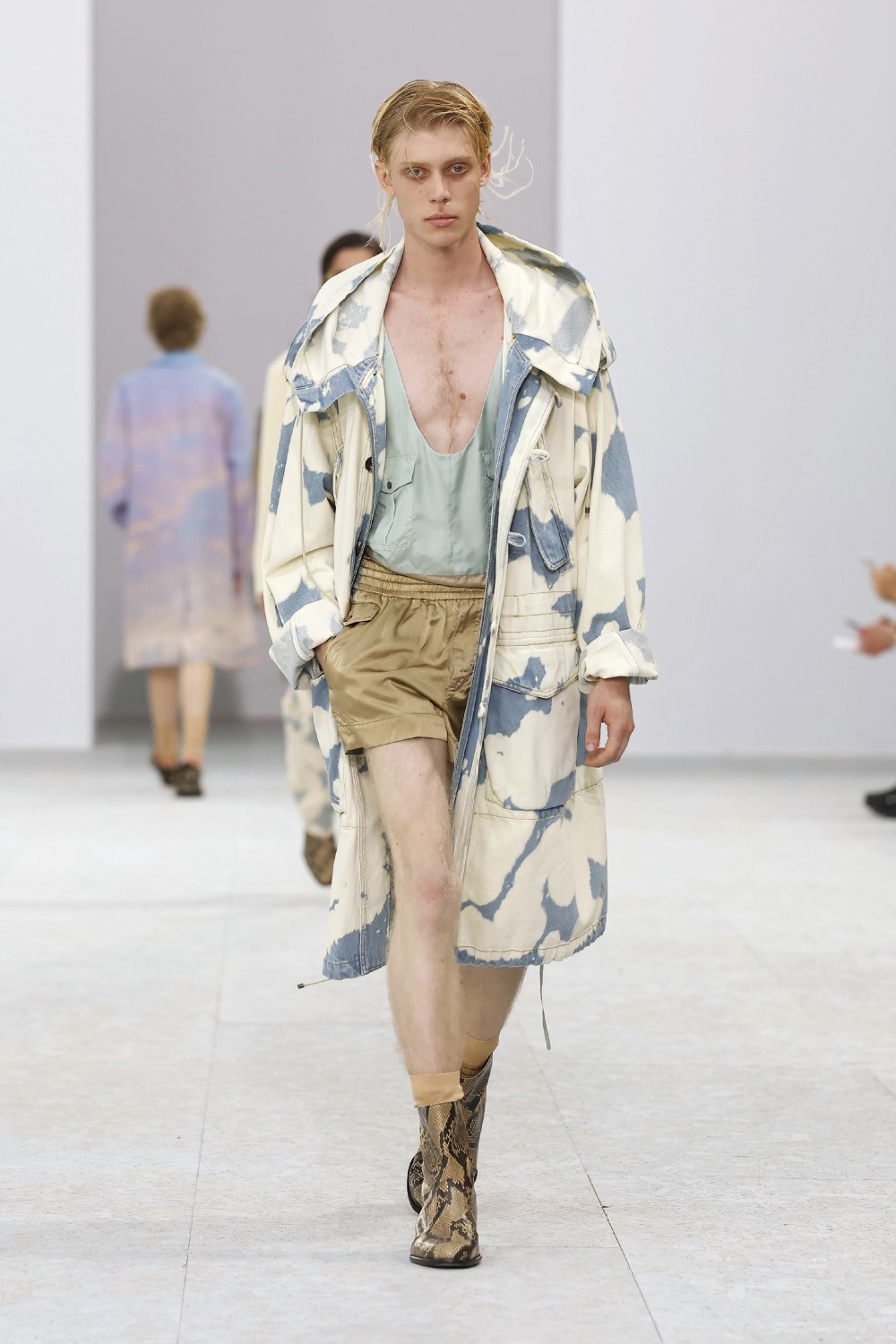 Dries Van Noten trae sensualidad bucólica para SS27