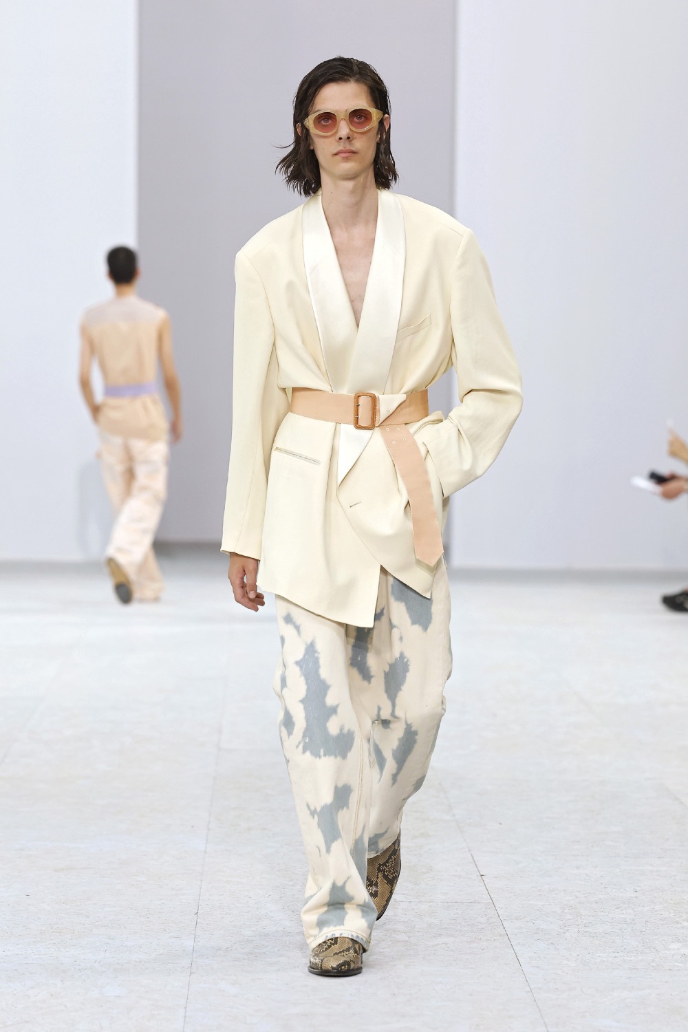 Dries Van Noten trae sensualidad bucólica para SS27