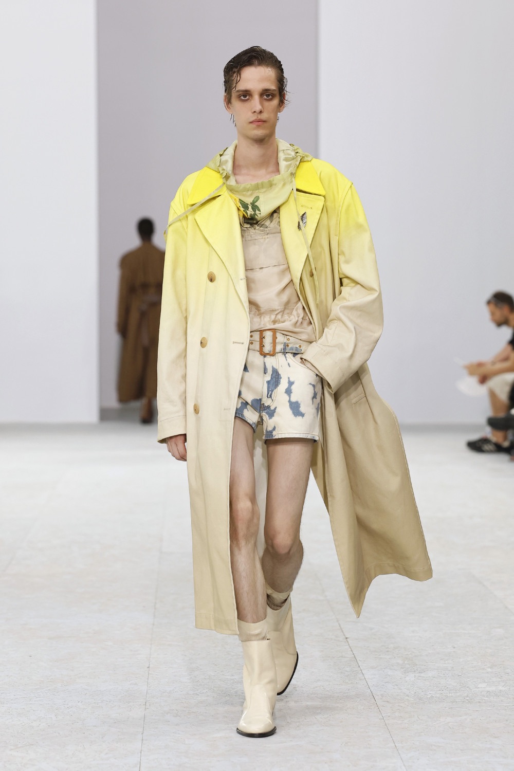 Dries Van Noten trae sensualidad bucólica para SS27