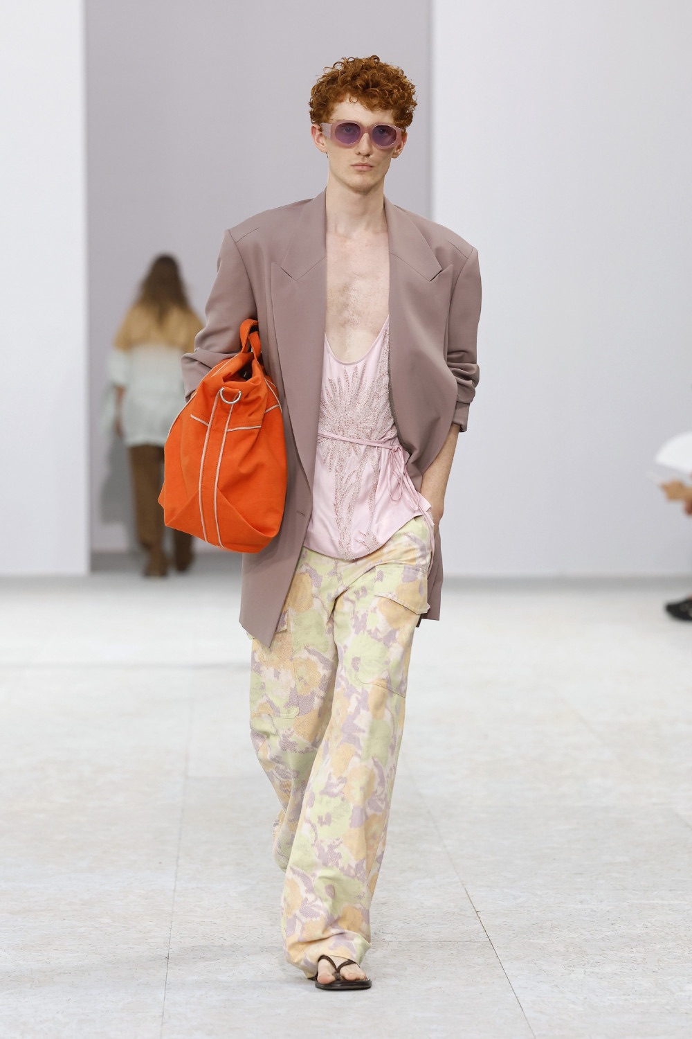 Dries Van Noten trae sensualidad bucólica para SS27
