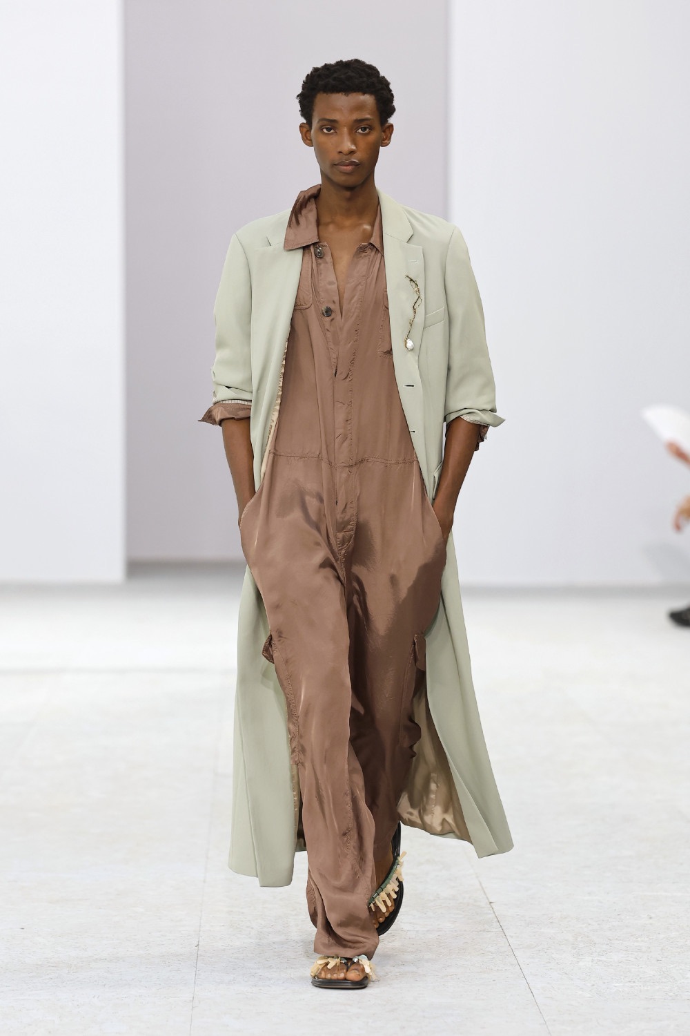 Dries Van Noten trae sensualidad bucólica para SS27