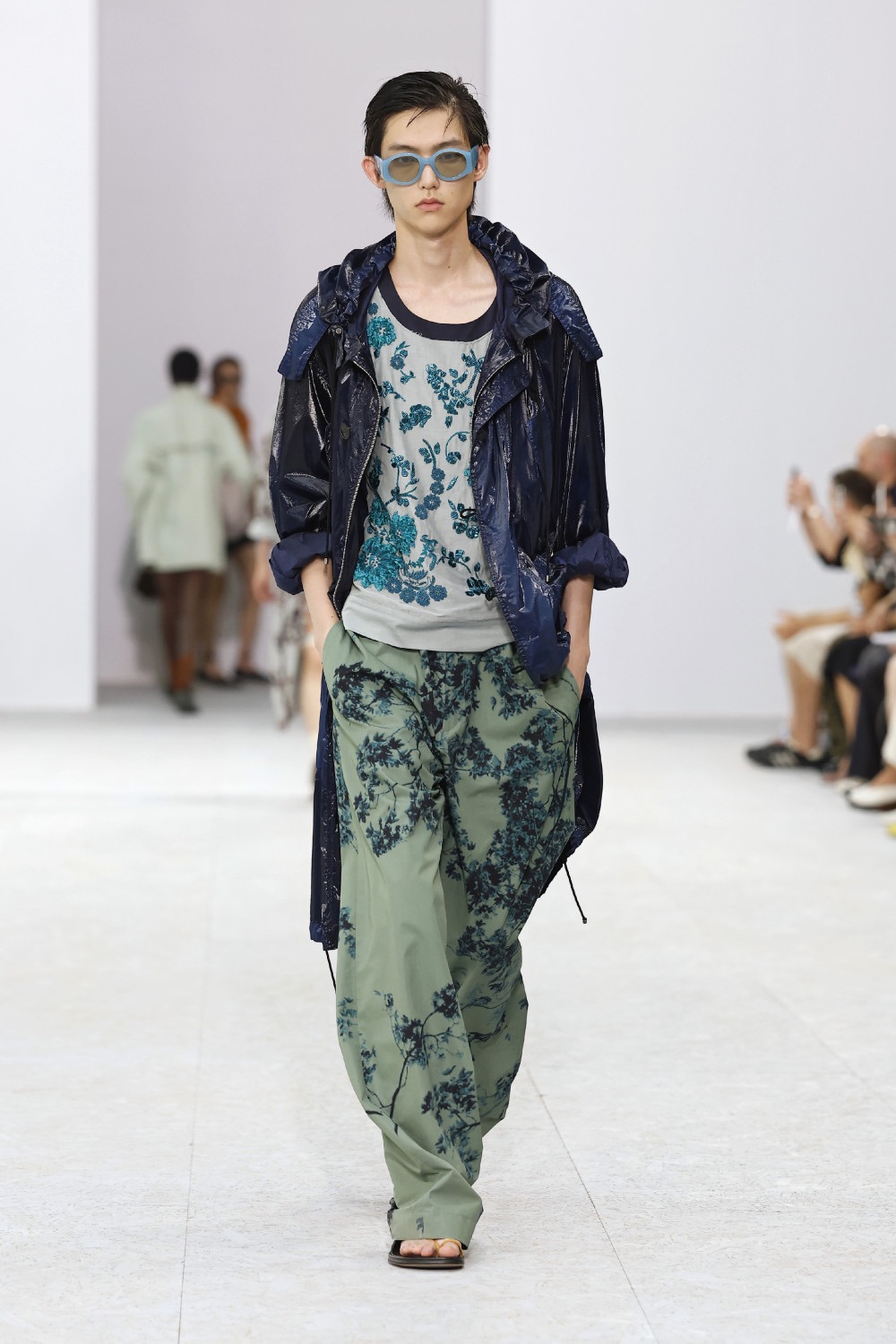 Dries Van Noten trae sensualidad bucólica para SS27