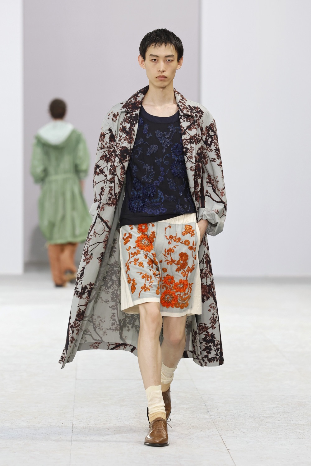 Dries Van Noten trae sensualidad bucólica para SS27