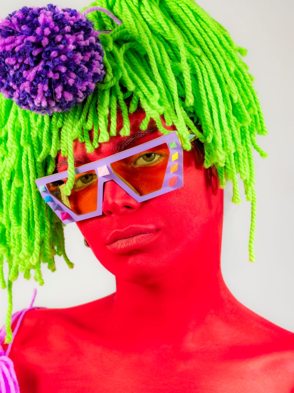 El surrealismo de Okuda llega a las gafas eco de Nina Mûr