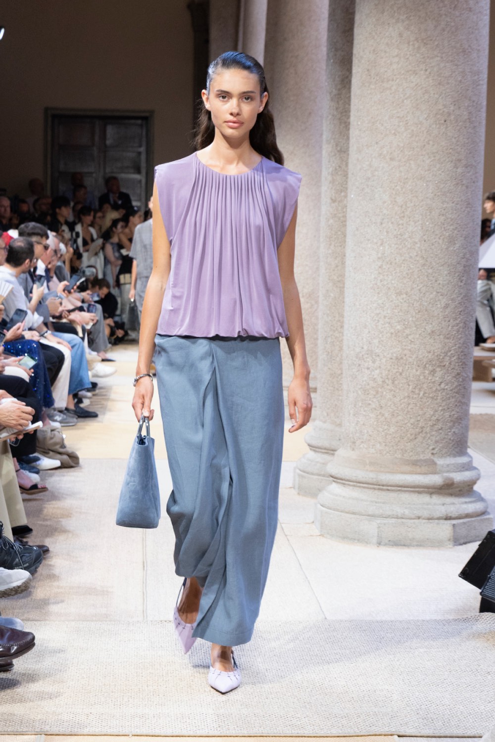 Armani estrena dos armarios de mestizaje mediterráneo