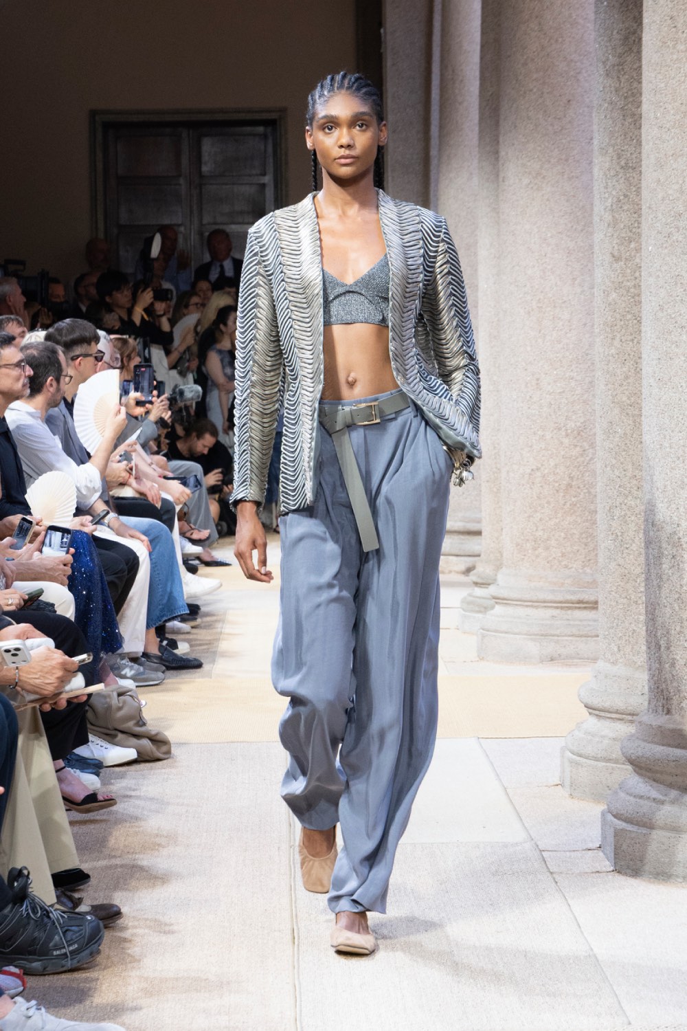 Armani estrena dos armarios de mestizaje mediterráneo