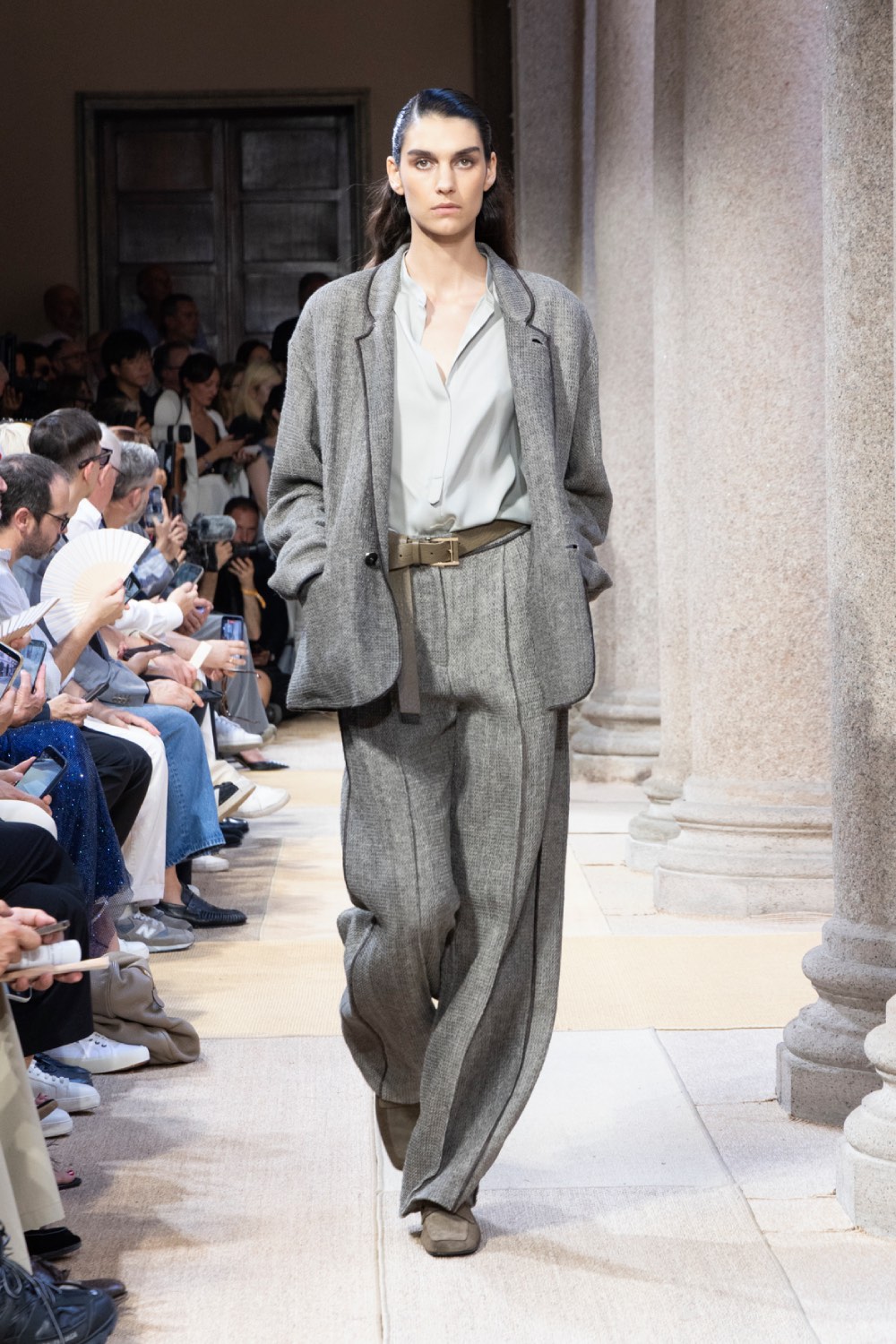 Armani estrena dos armarios de mestizaje mediterráneo