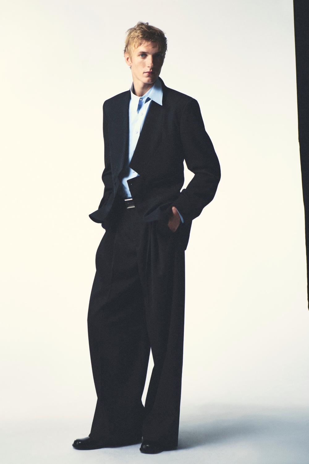 Sarah Burton reconcilia el pasado de Givenchy para Men SS27
