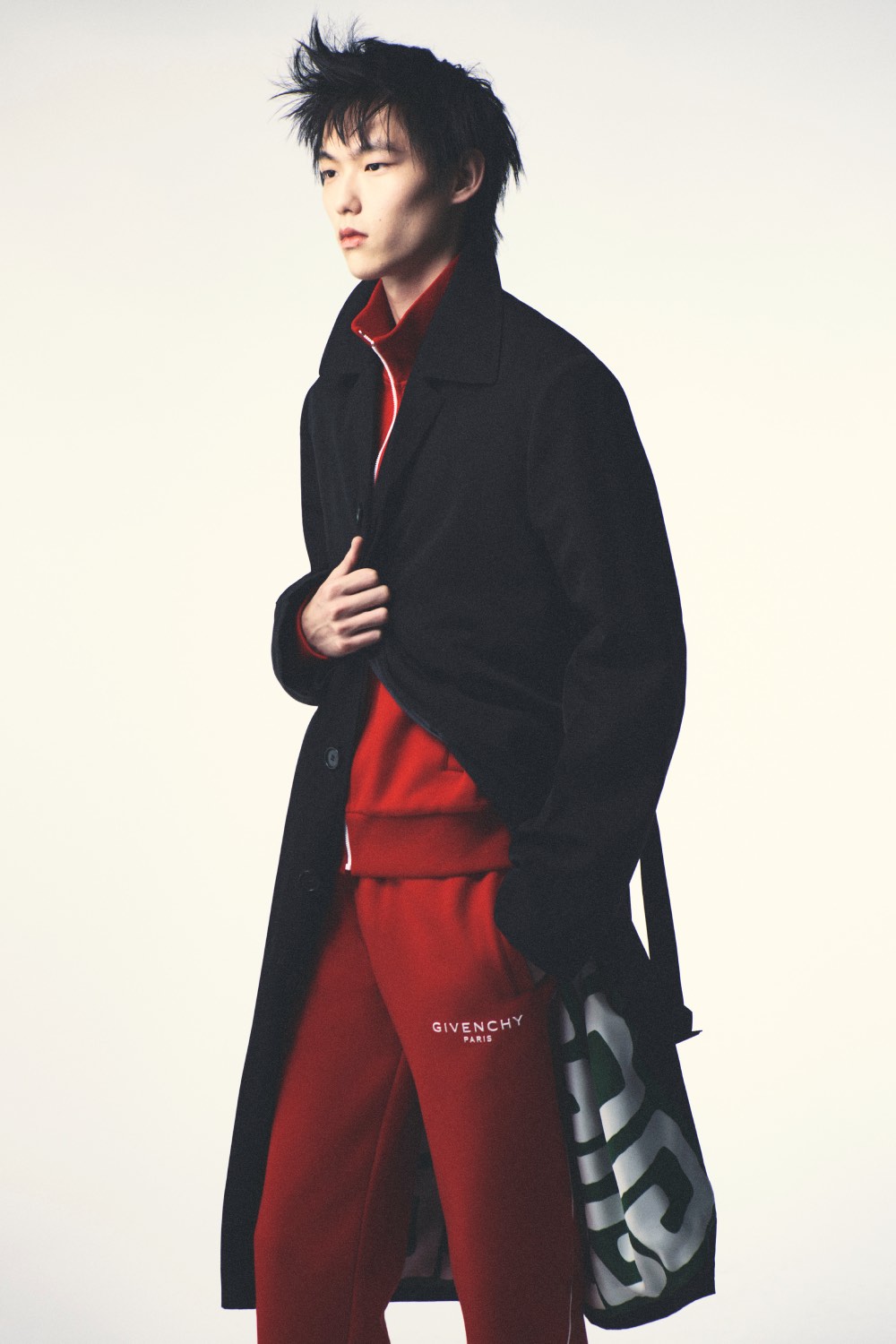 Sarah Burton reconcilia el pasado de Givenchy para Men SS27