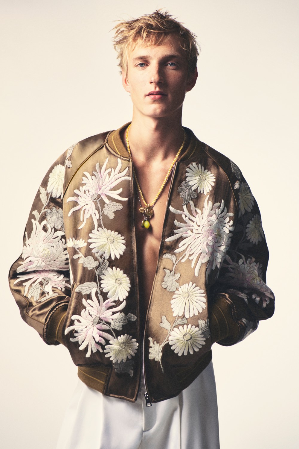Sarah Burton reconcilia el pasado de Givenchy para Men SS27