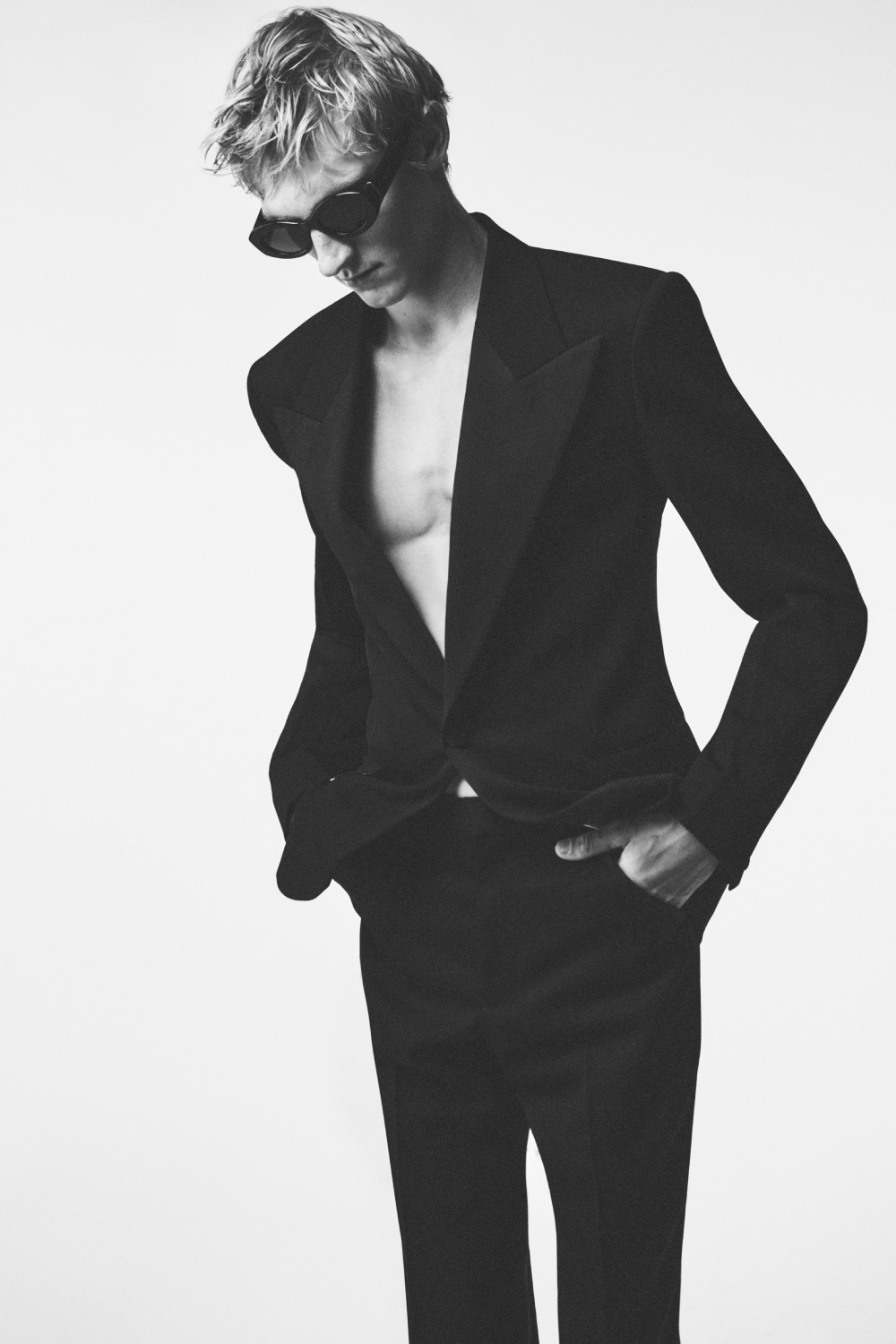 Sarah Burton reconcilia el pasado de Givenchy para Men SS27