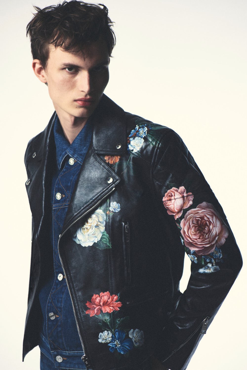 Sarah Burton reconcilia el pasado de Givenchy para Men SS27