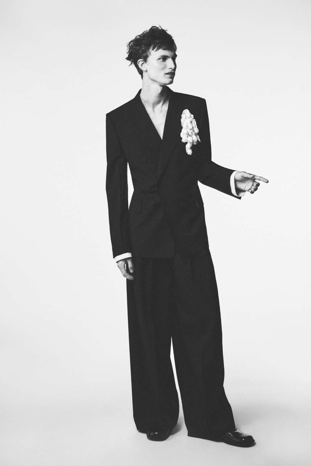 Sarah Burton reconcilia el pasado de Givenchy para Men SS27