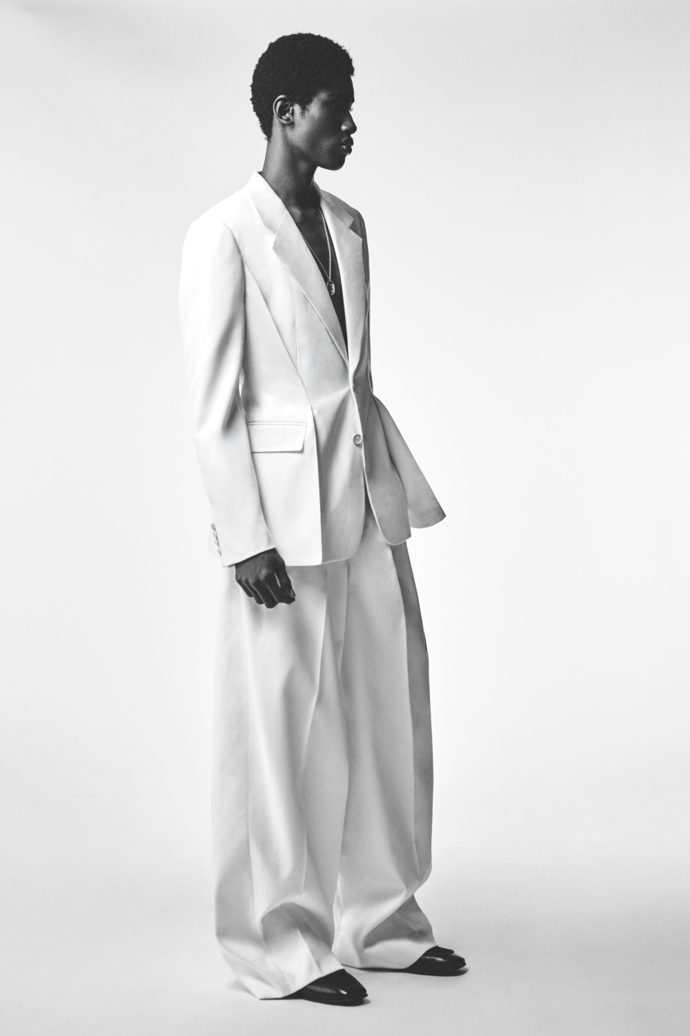 Sarah Burton reconcilia el pasado de Givenchy para Men SS27