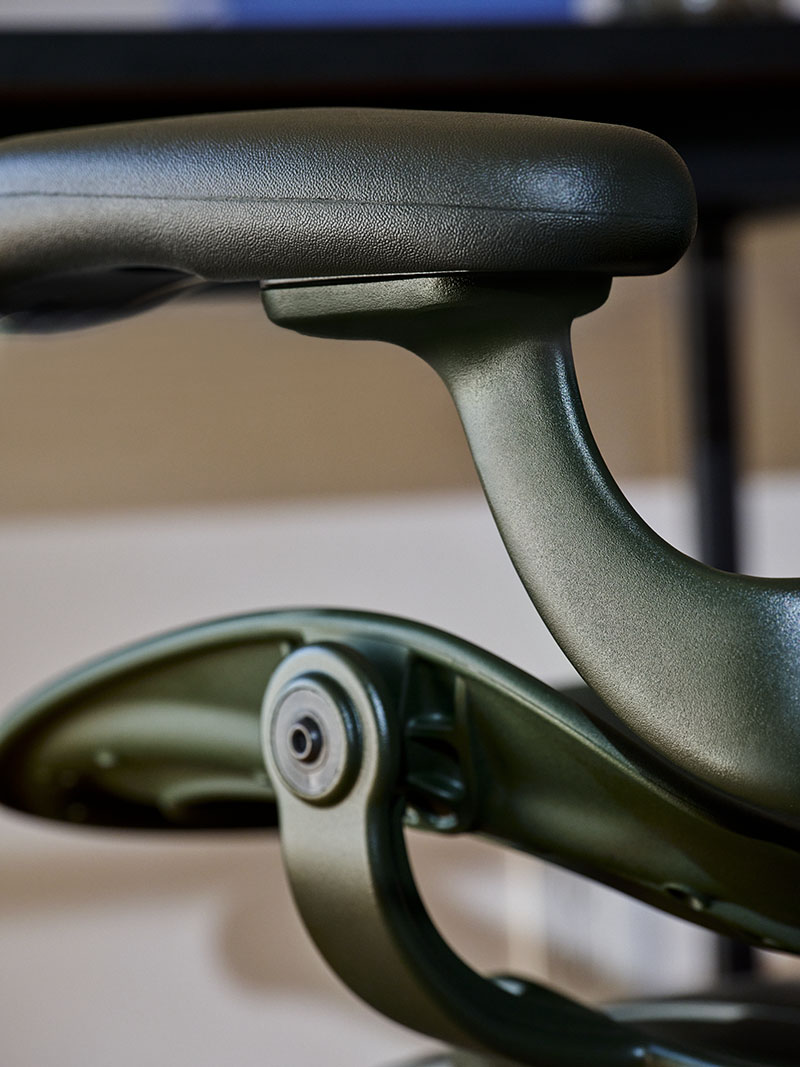 Herman Miller eleva el confort de la silla de oficina Aeron