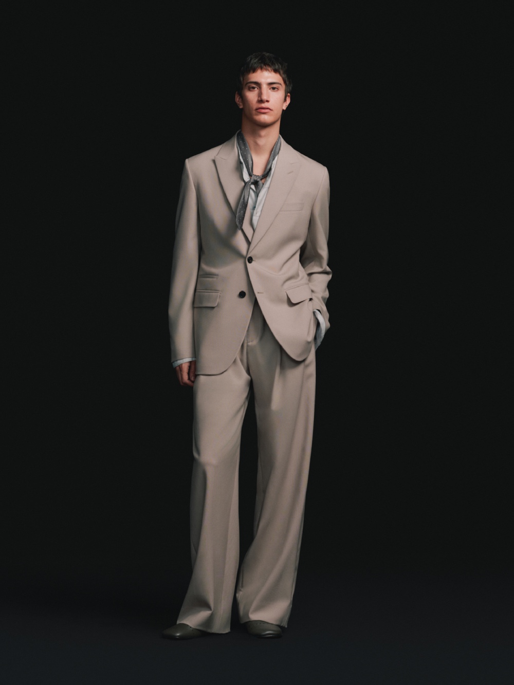 Hermès transiciona entre Nichanian y Wales Bonner con SS27
