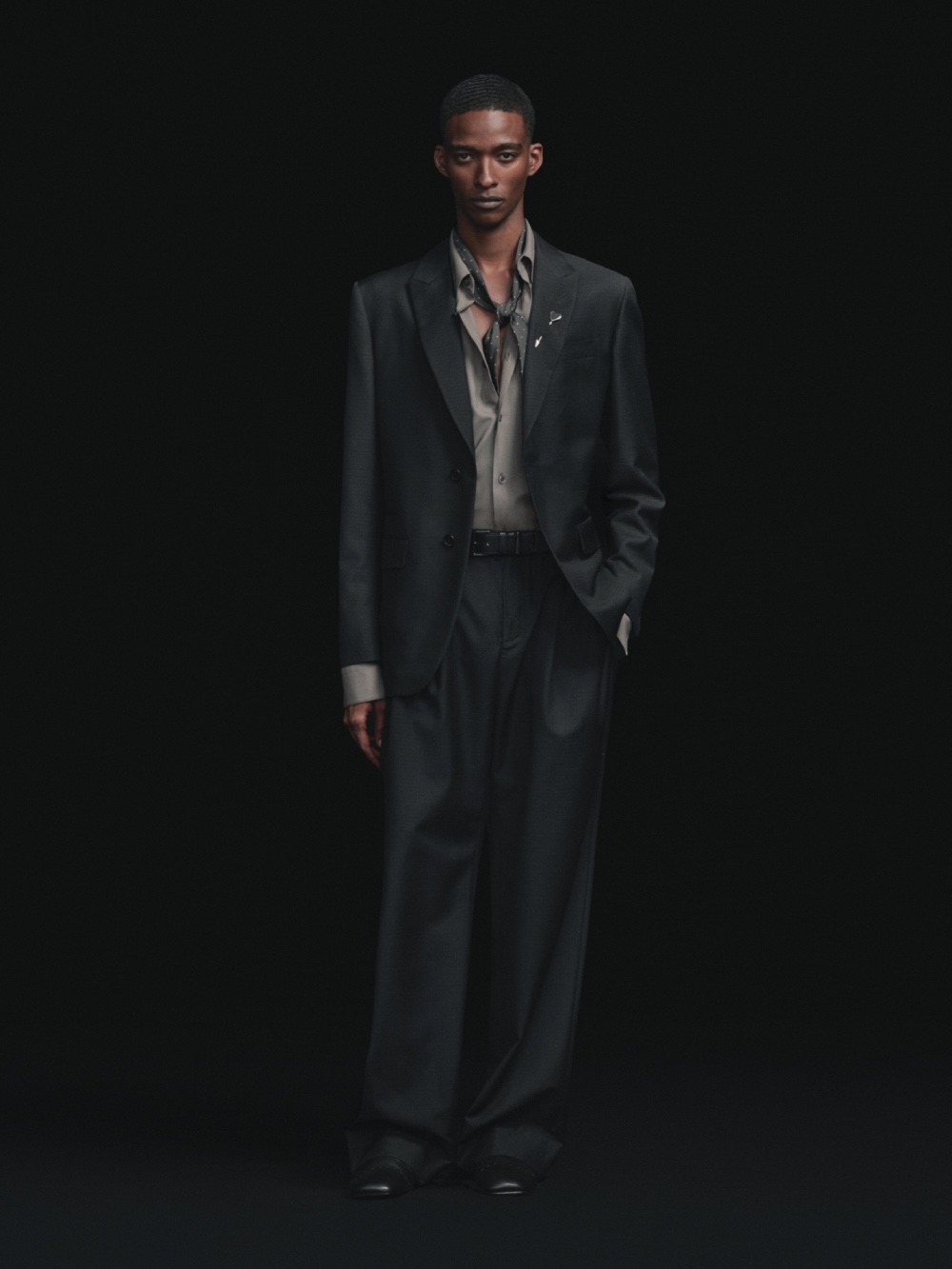 Hermès transiciona entre Nichanian y Wales Bonner con SS27