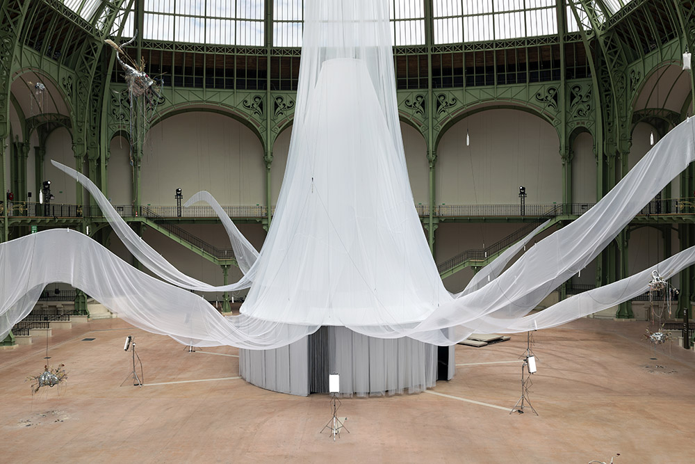 El universo cuántico de Laure Prouvost en el Grand Palais