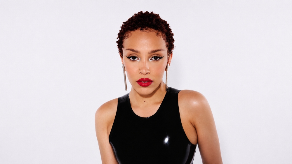 Doja Cat x MAC Cosmetics crean el lip combo del verano