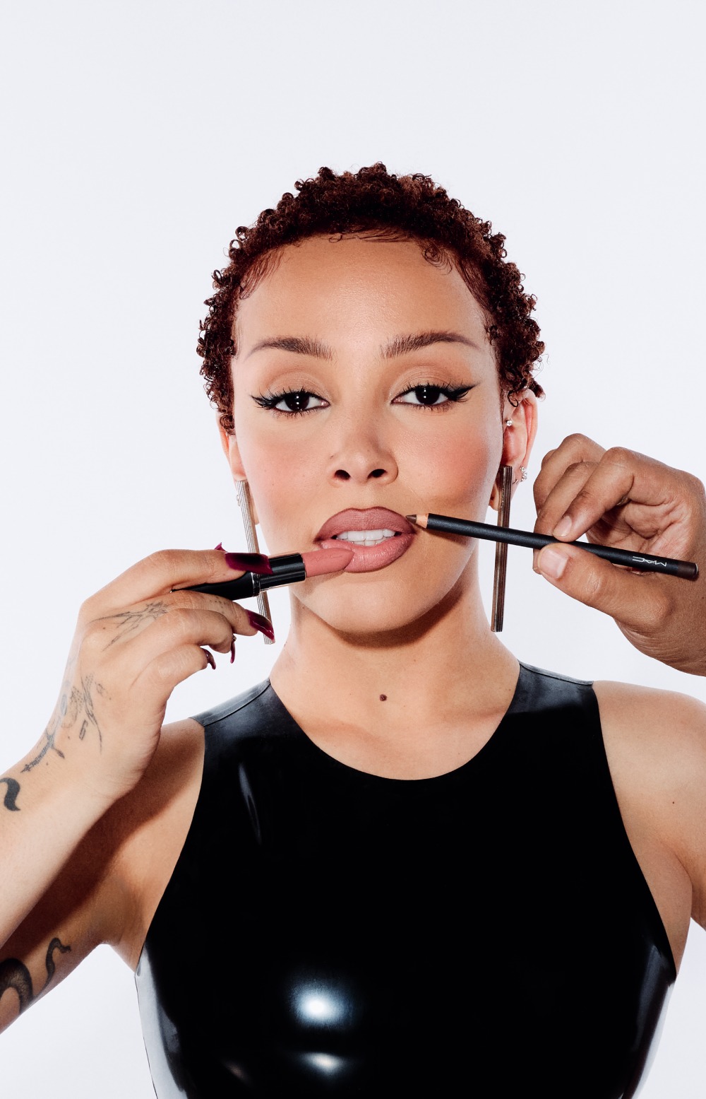 Doja Cat x MAC Cosmetics crean el lip combo del verano