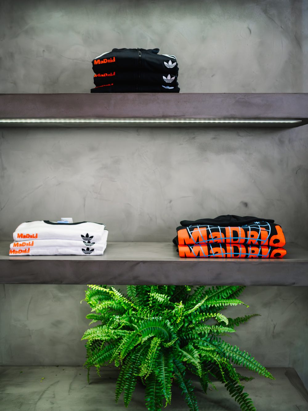 El Tour de adidas X Bad Bunny aterriza en Footdistrict
