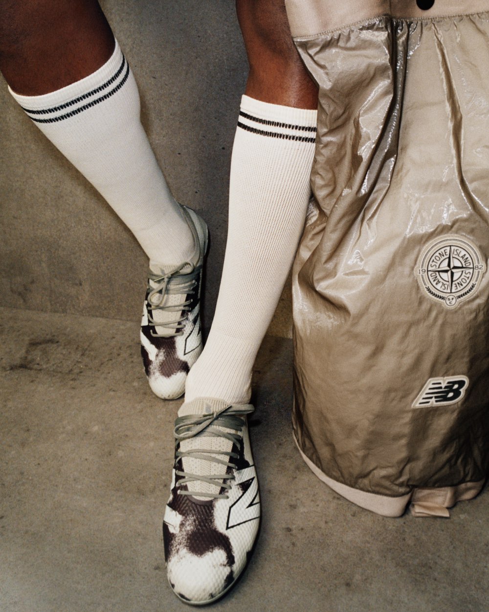 New Balance y Stone Island miran al fútbol de los 90