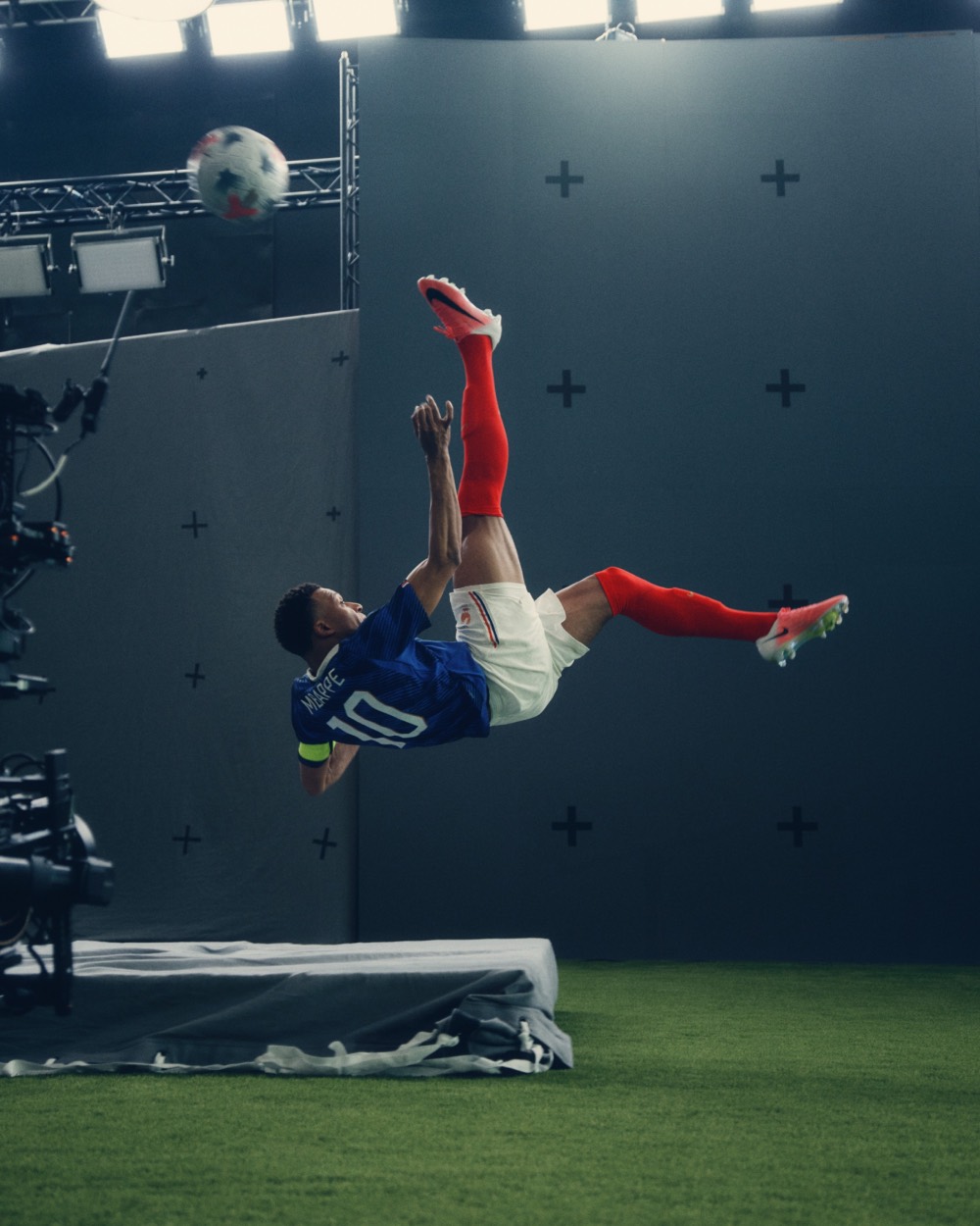 Nike vuelve a su era dorada de comerciales para el Mundial