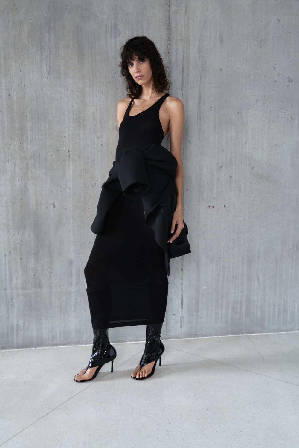 H&M y Wardrobe NYC: moda arriesgada dentro del minimalismo