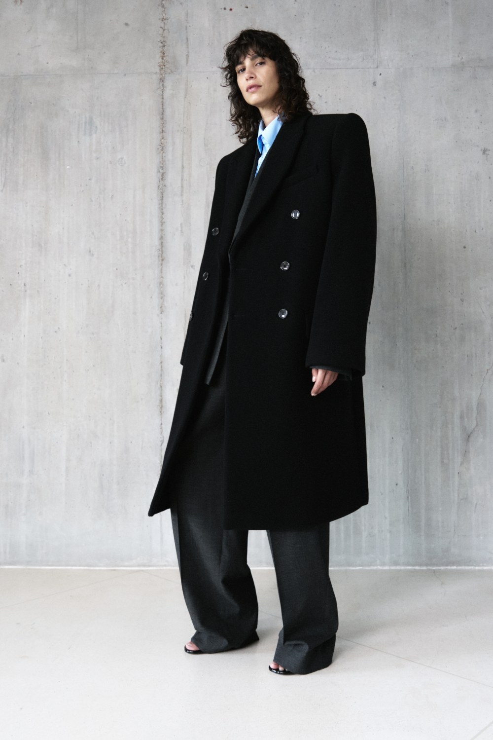 H&M y Wardrobe NYC: moda arriesgada dentro del minimalismo