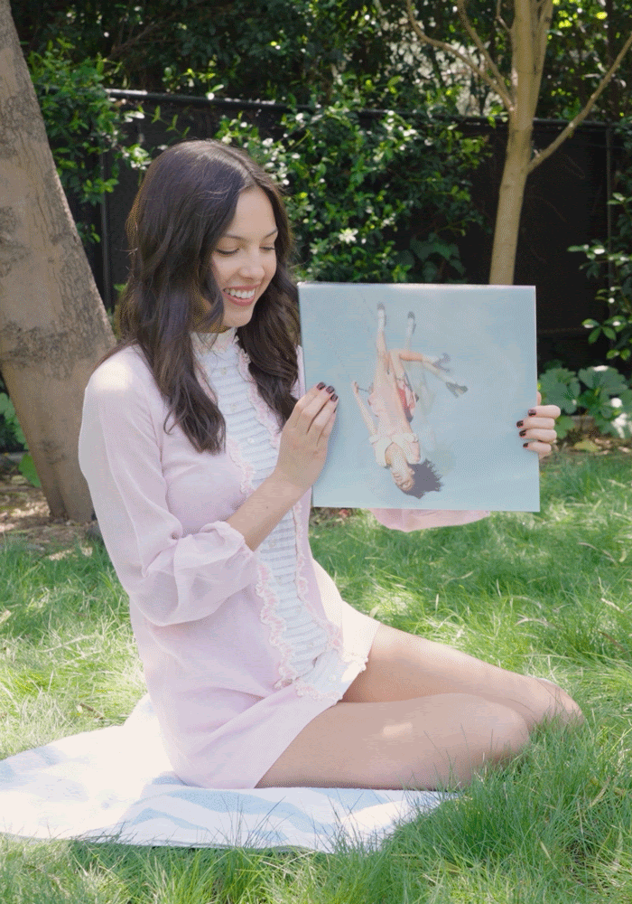 Olivia Rodrigo publica su nuevo disco y canta con The Cure