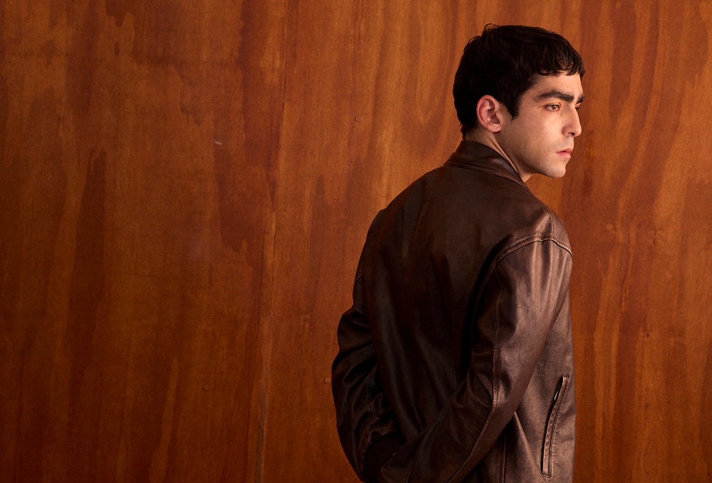 Prada y Omar Ayuso desafían la masculinidad con frescura