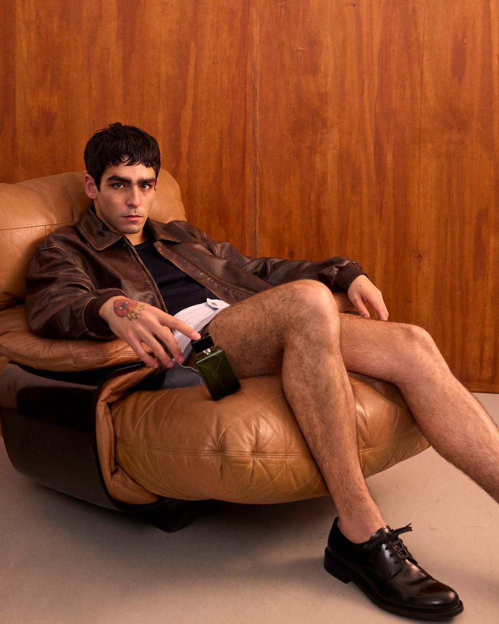 Prada y Omar Ayuso desafían la masculinidad con frescura