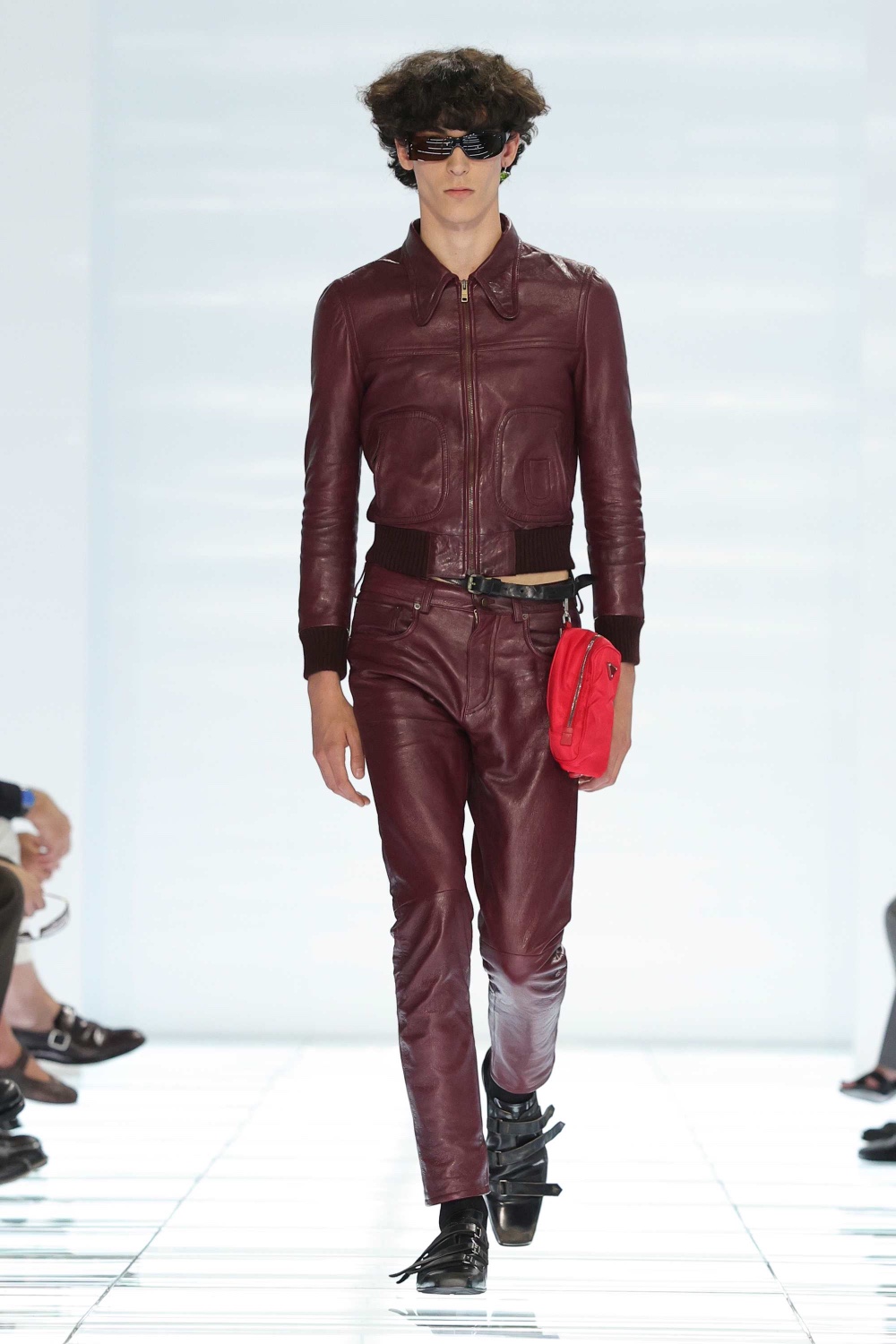 Prada lo reduce todo al máximo para Hombre SS27