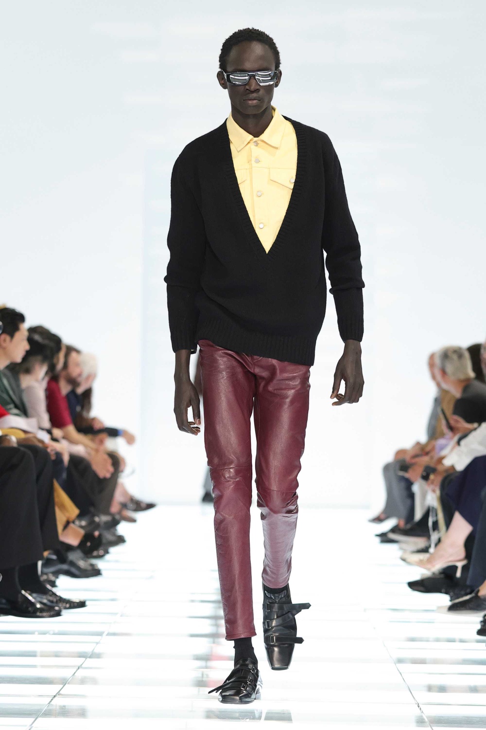 Prada lo reduce todo al máximo para Hombre SS27