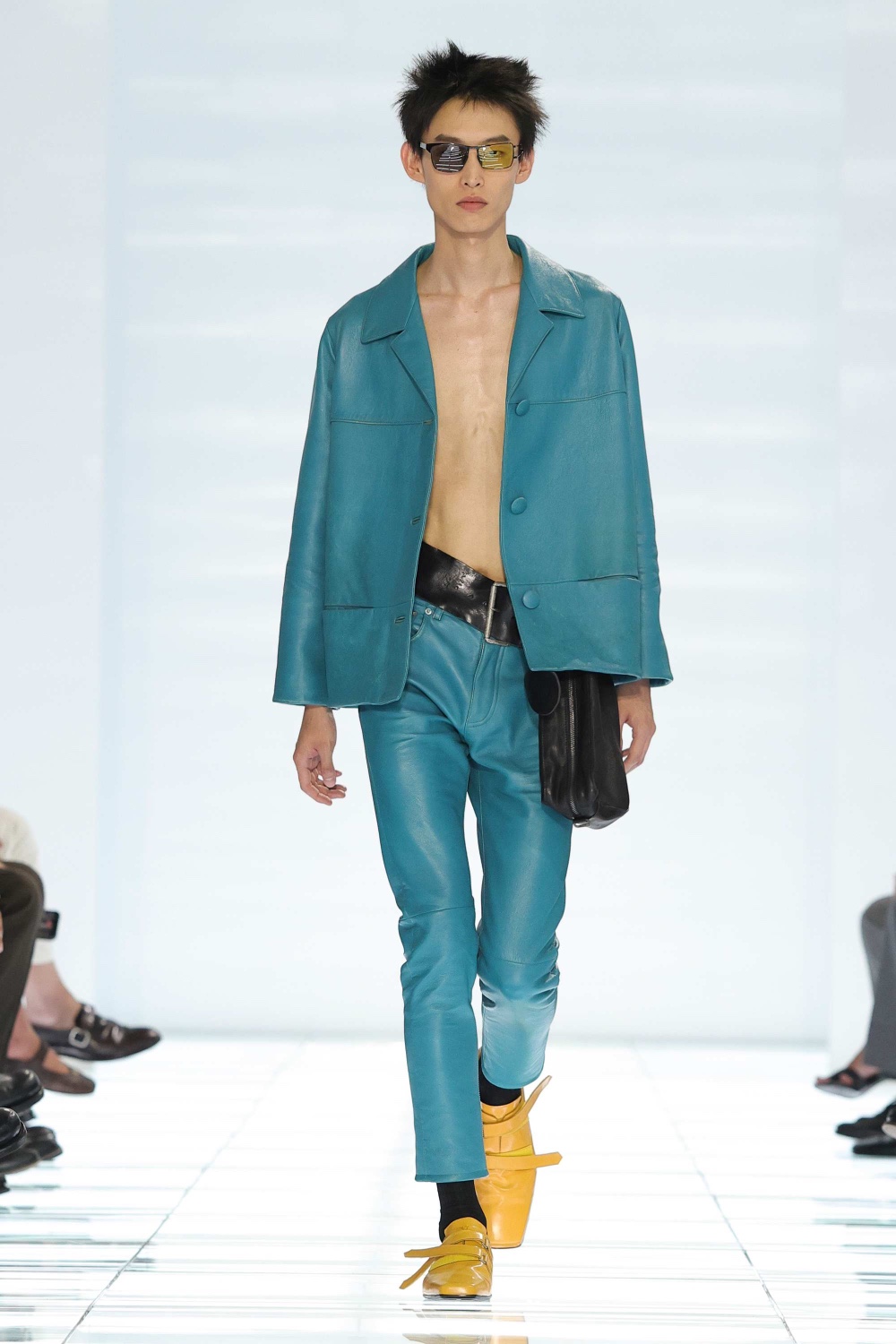 Prada lo reduce todo al máximo para Hombre SS27