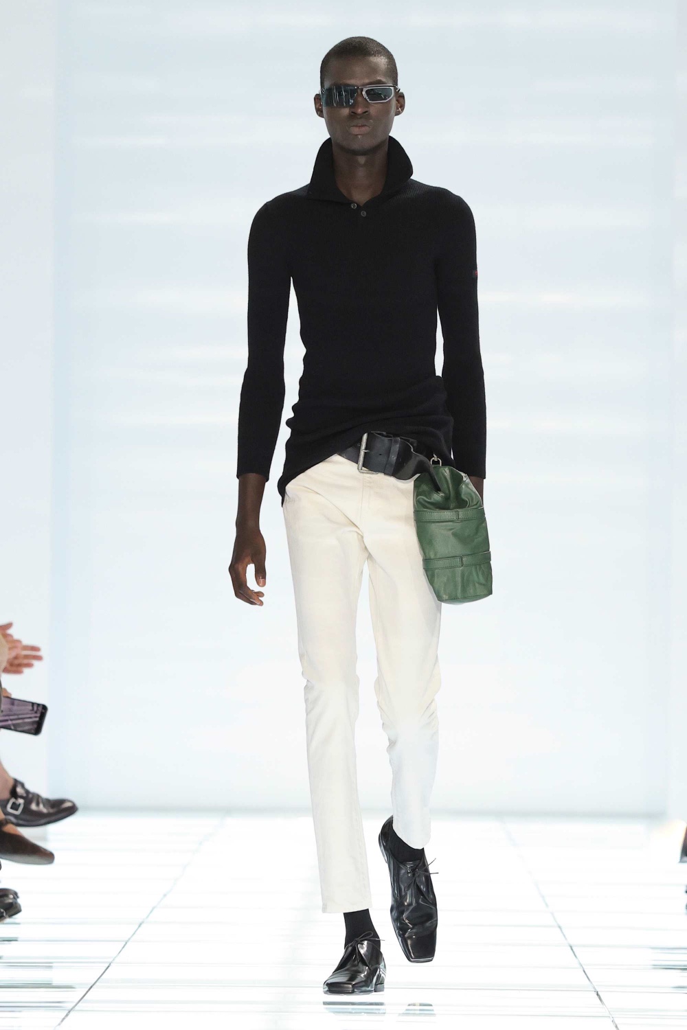 Prada lo reduce todo al máximo para Hombre SS27