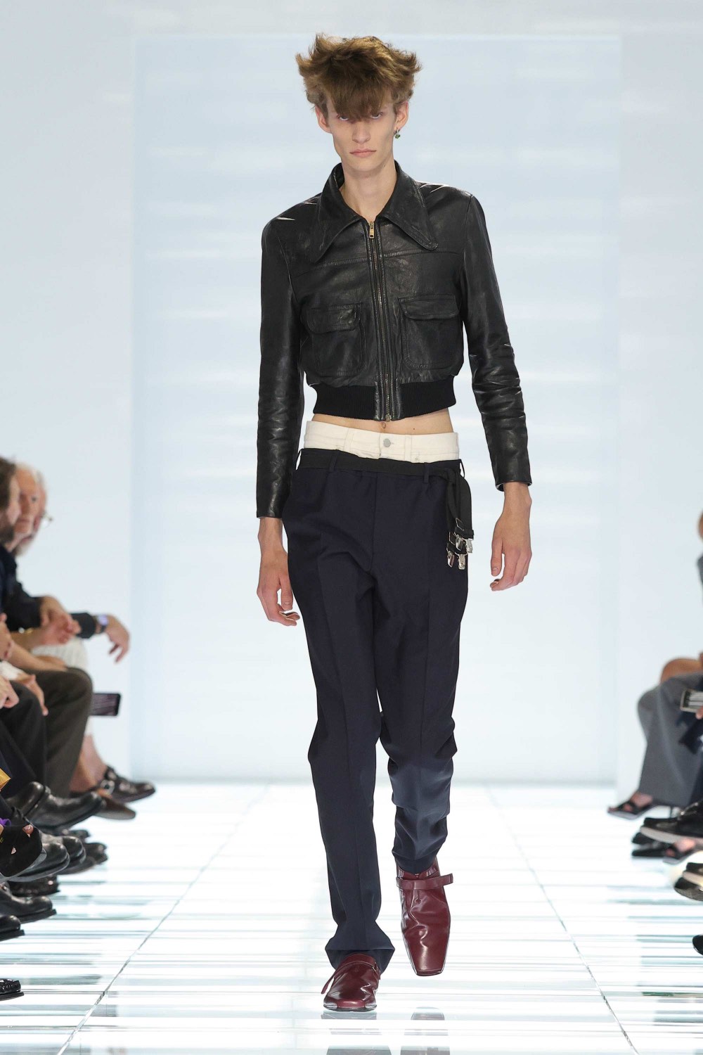Prada lo reduce todo al máximo para Hombre SS27